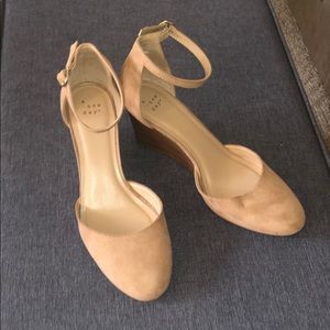 A New Day Wedge 8 ½